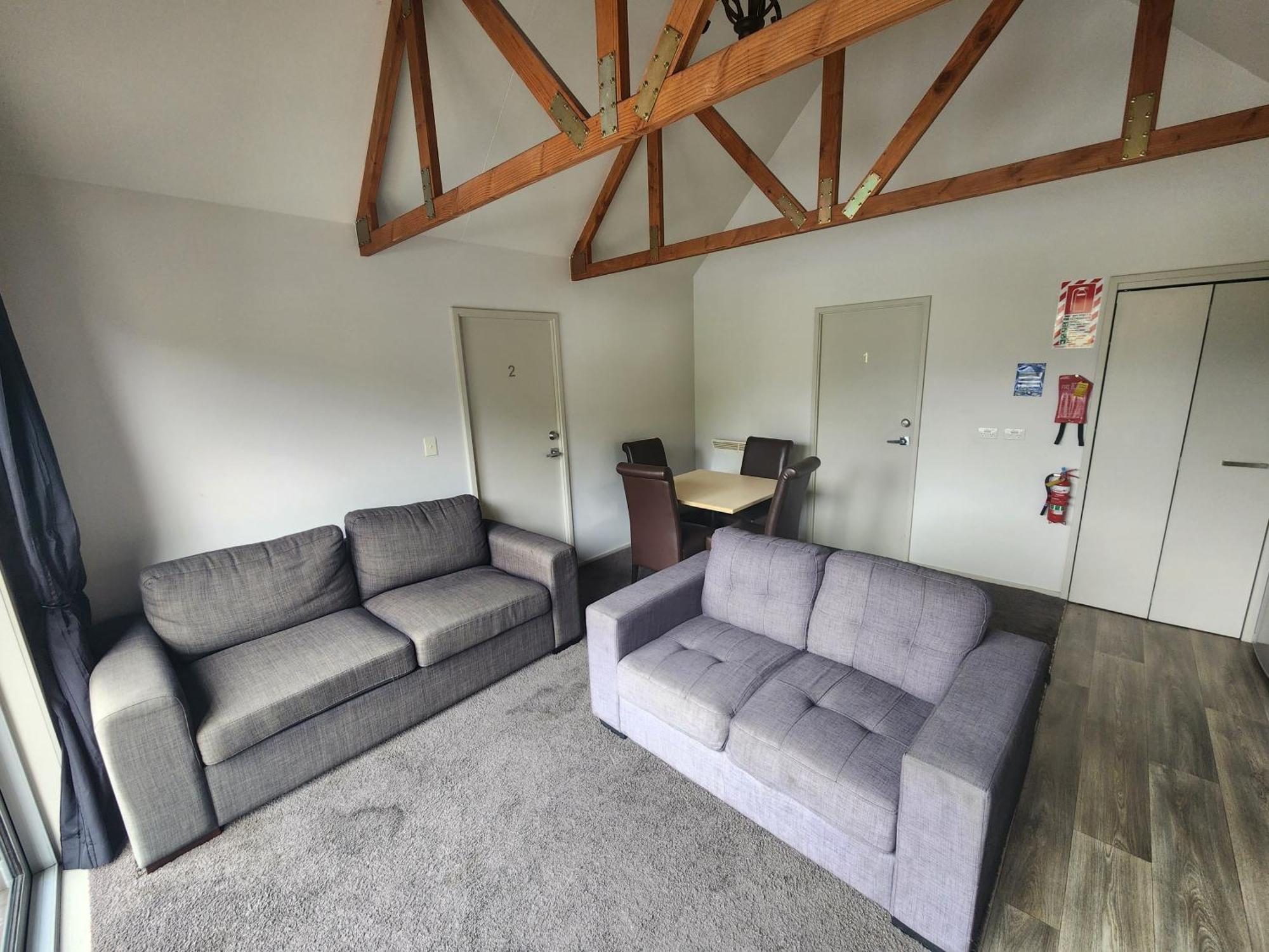 Pinewood Lodge *