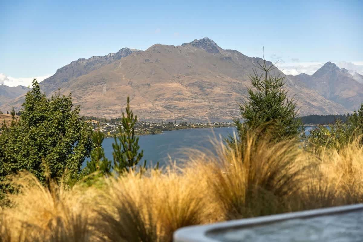 Apartment Lakeside Mountain Haven