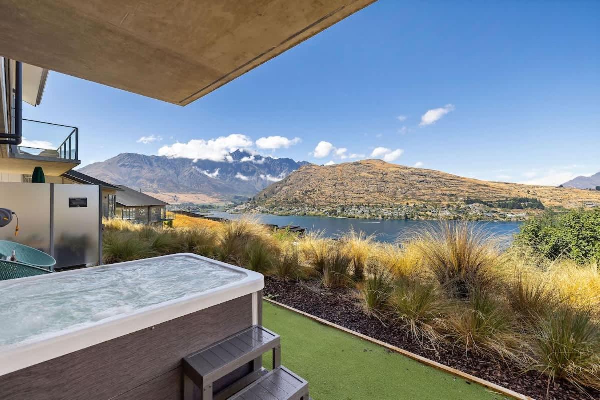 Lakeside Mountain Haven Apartment *