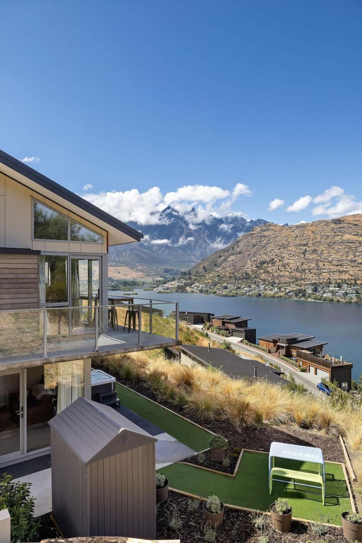 Apartment Lakeside Mountain Haven