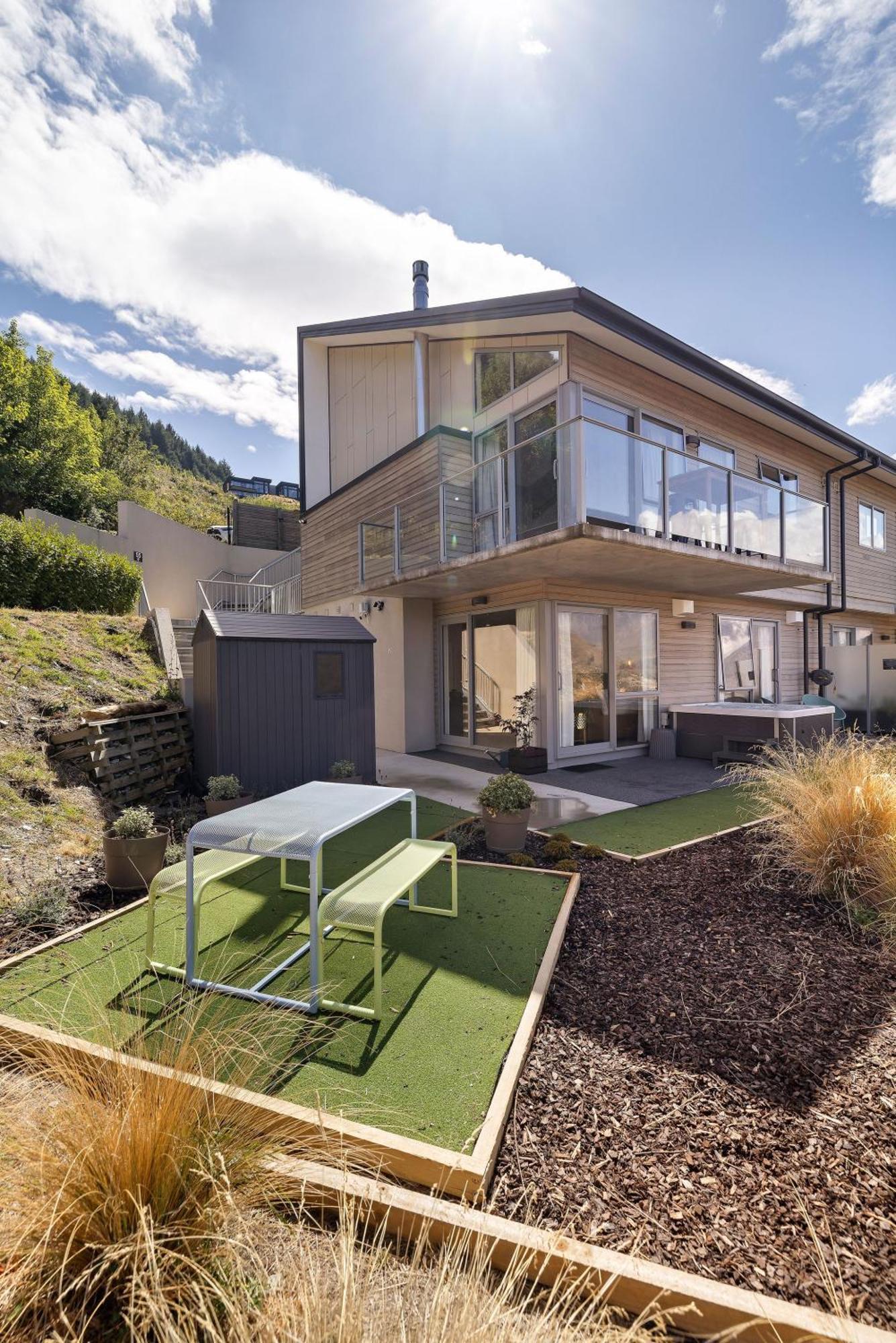Apartment Lakeside Mountain Haven