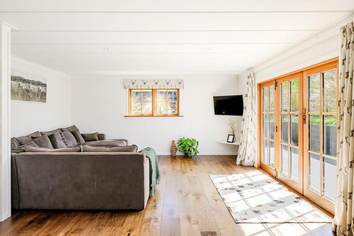 Queenstowns Country 2-bed Cottage, 12min From Cbd *