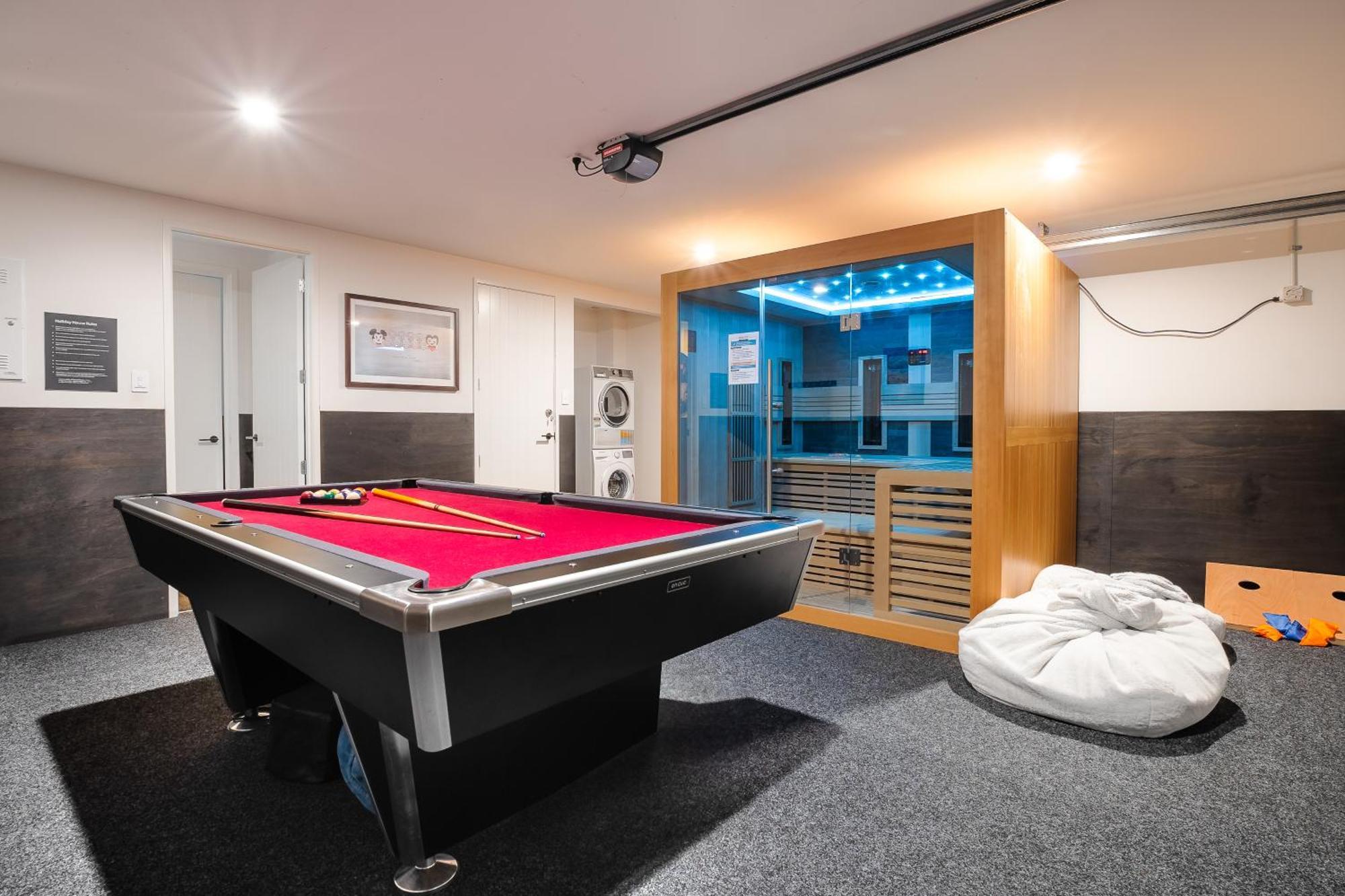 Saint's Holiday home *