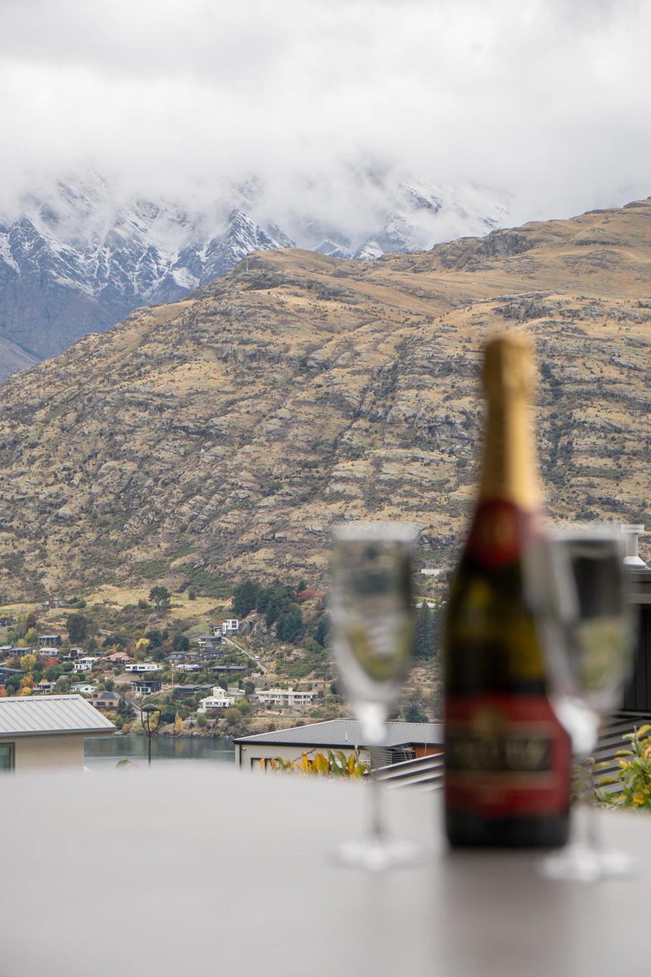Saint's * Queenstown