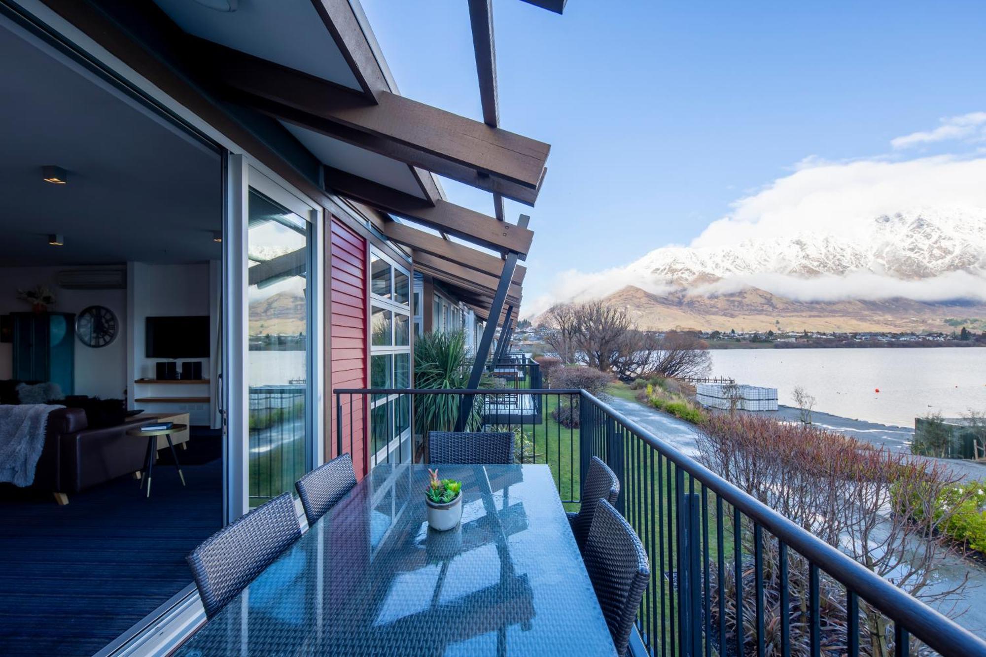 Marina - Element Escapes Apartment *