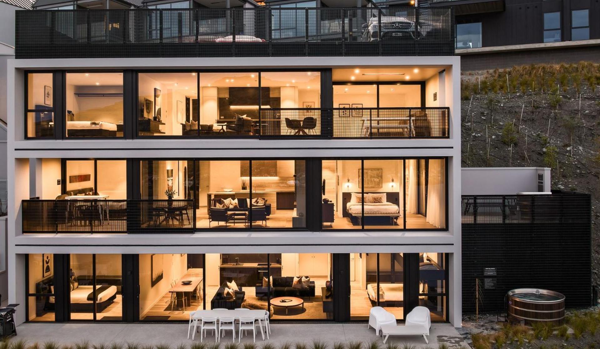 The Bunkers Penthouse-2 Bed Apartment *