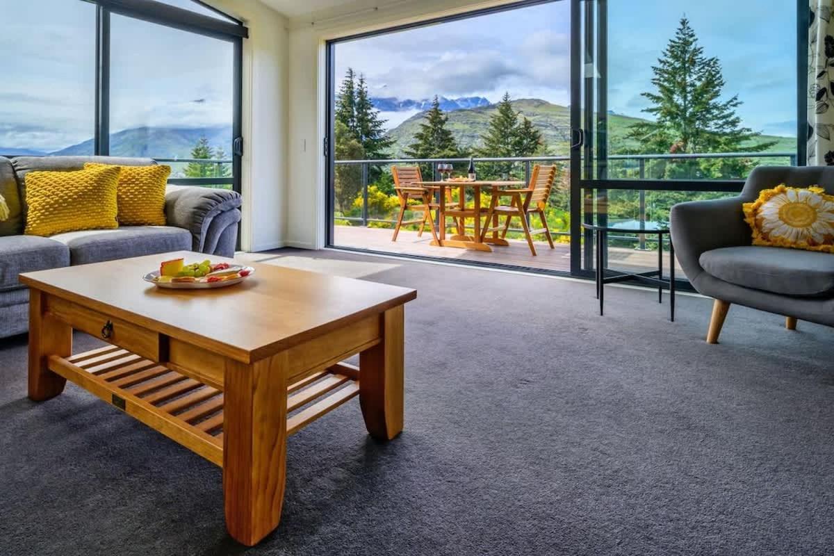 Charming Jewel Of Quartz * Queenstown