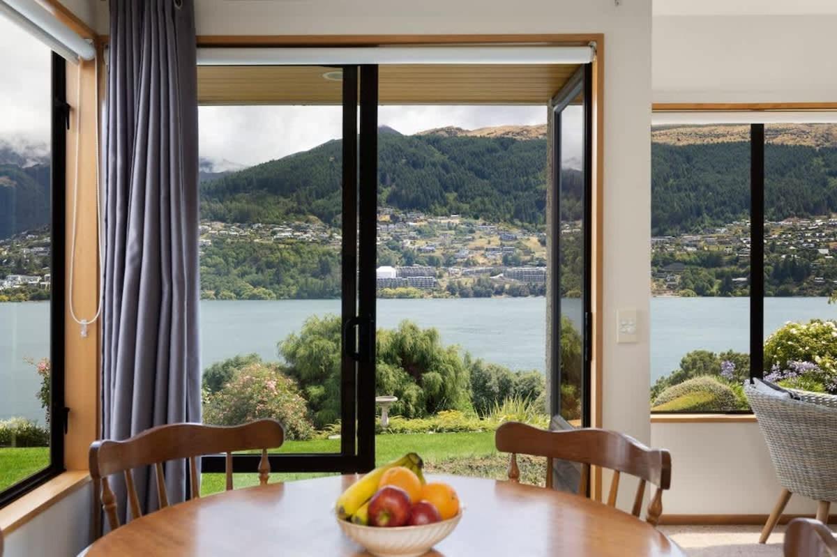 Lakefront Apartment *