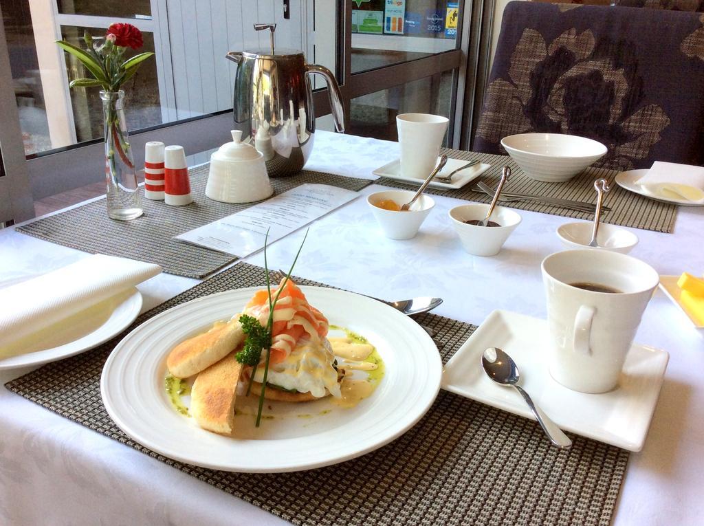 Chalet Queenstown Bed & Breakfast 4*