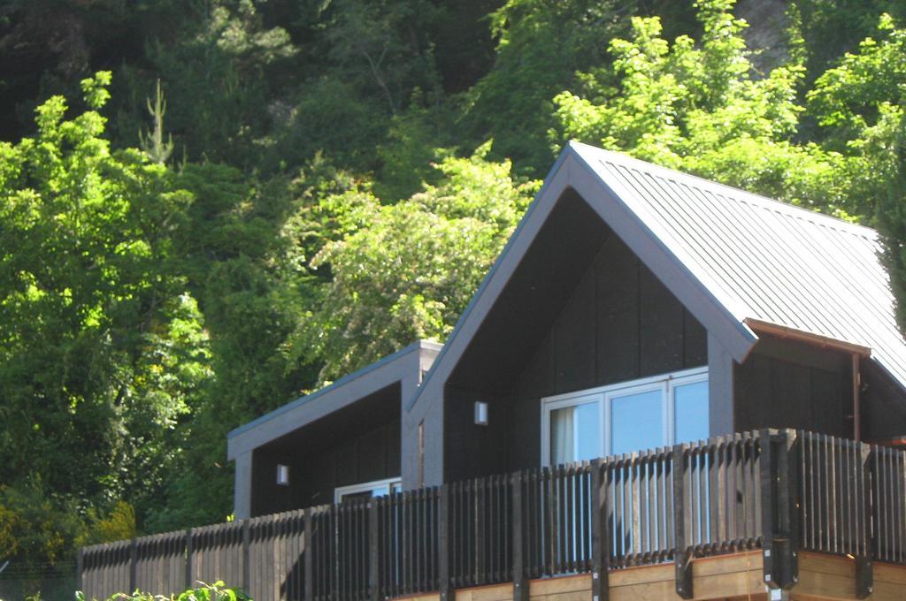 Pinewood Houses And 3* Queenstown