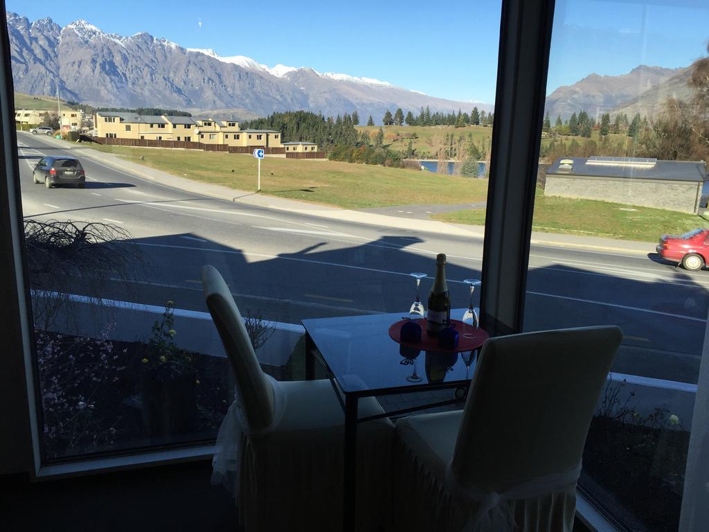 Hurley's Of Queenstown