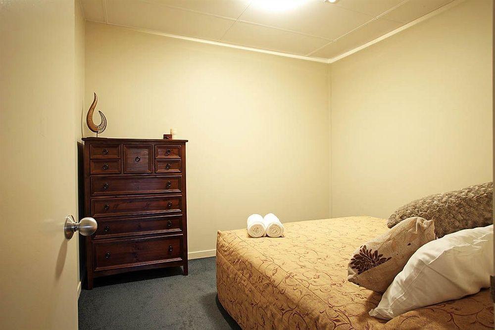 Motel Lomond & 4*