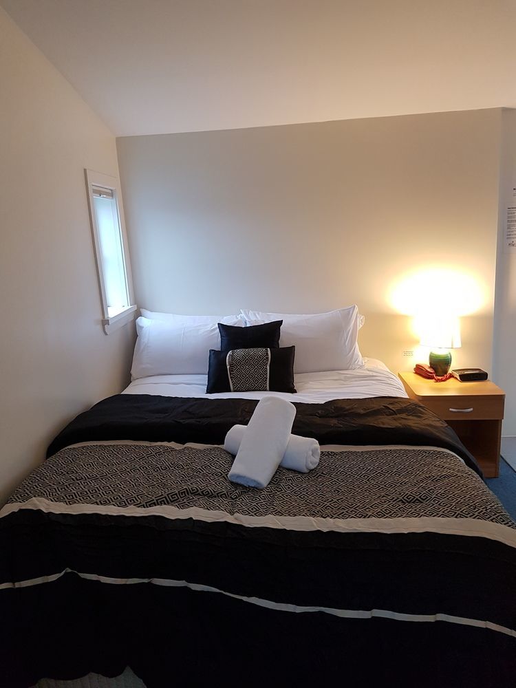 Lakeview Colonial House Homestay