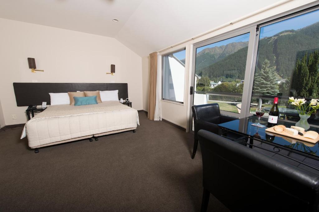 Hurley's Of Queenstown