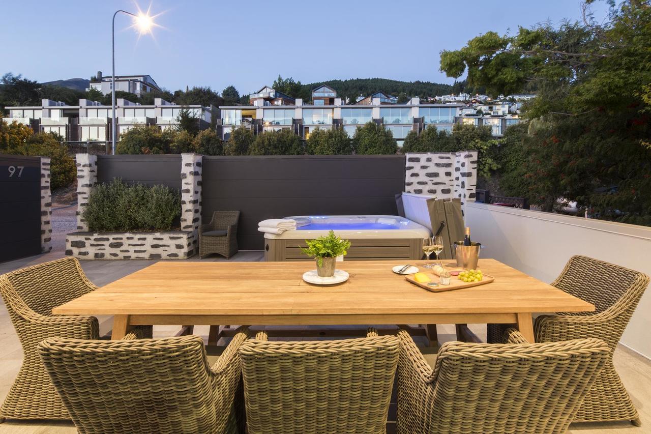 Lakefront Luxury By Amazing Accom Queenstown