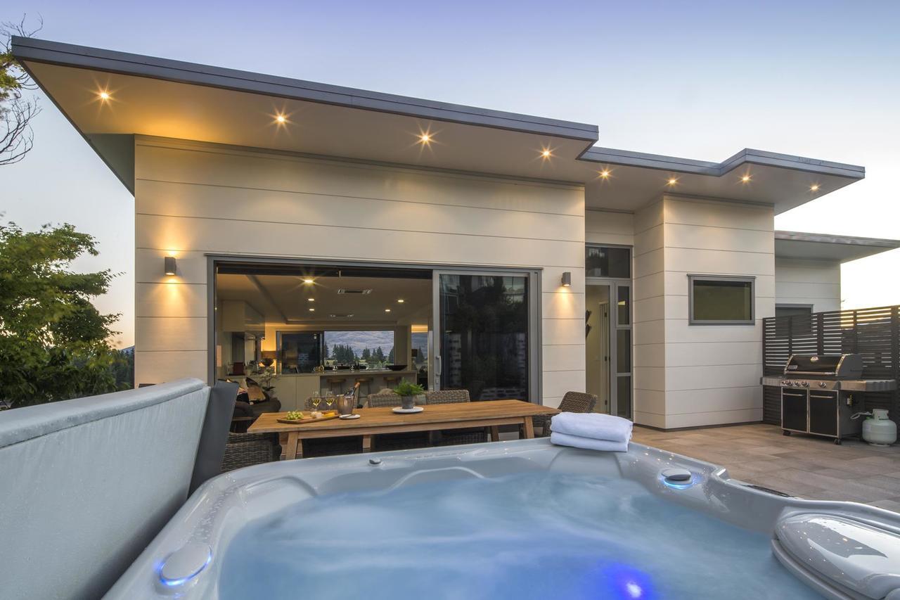 Lakefront Luxury By Amazing Accom Holiday home *