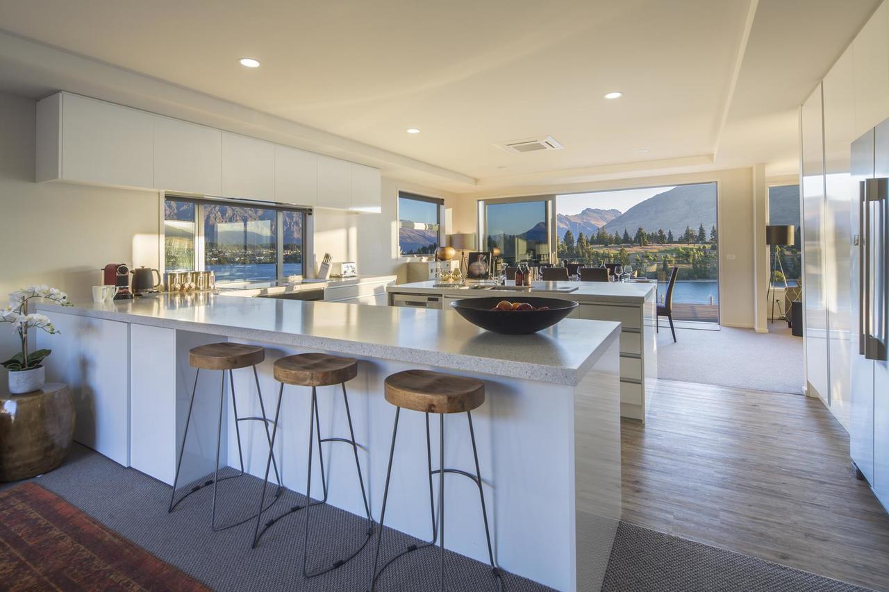 Lakefront Luxury By Amazing Accom Holiday home Queenstown
