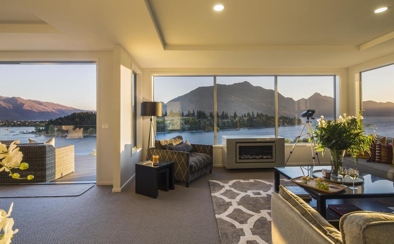 Holiday home Lakefront Luxury By Amazing Accom Queenstown