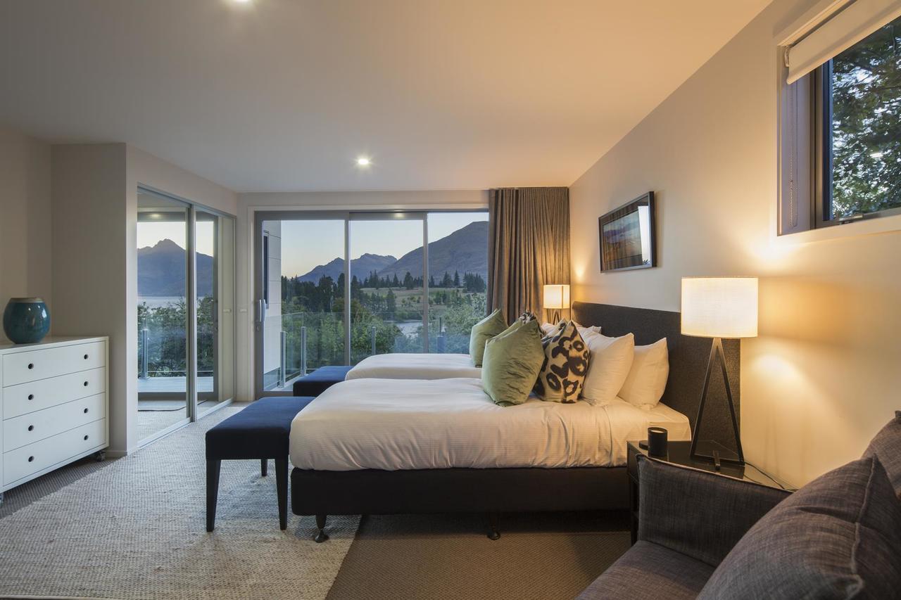 Holiday home Lakefront Luxury By Amazing Accom Queenstown