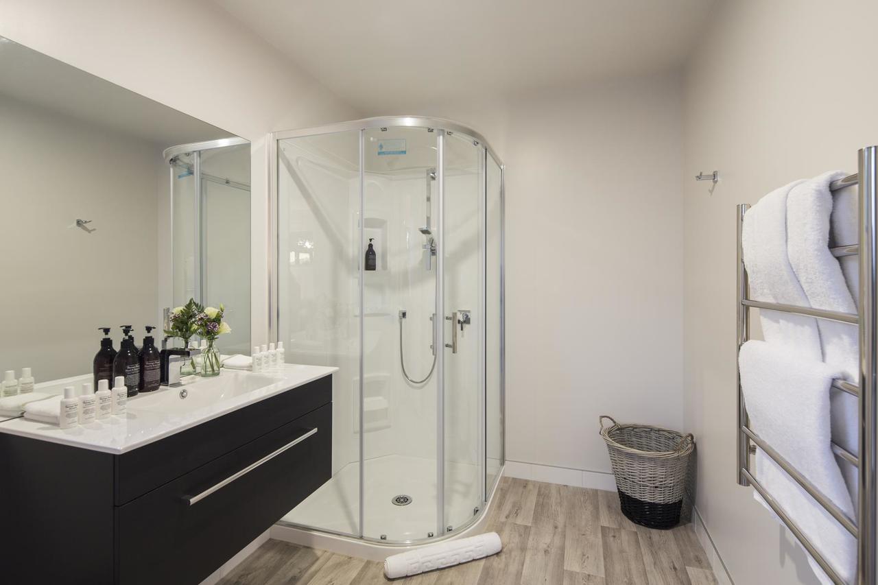 Holiday home Lakefront Luxury By Amazing Accom *