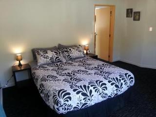 Hostel Haka House *