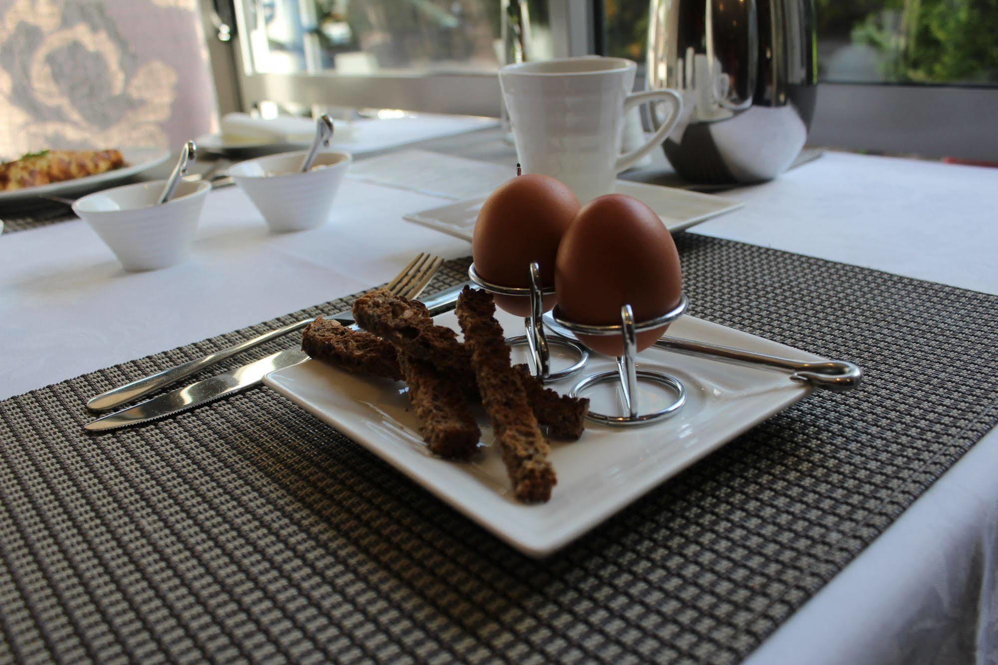 Chalet Queenstown Bed & Breakfast 4*
