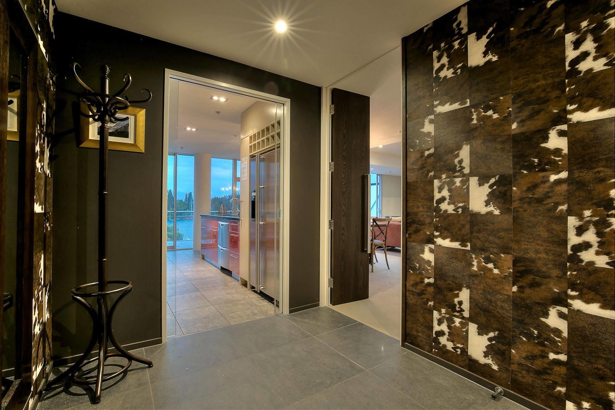 Apartment Shotover Penthouse & Spa By Staysouth