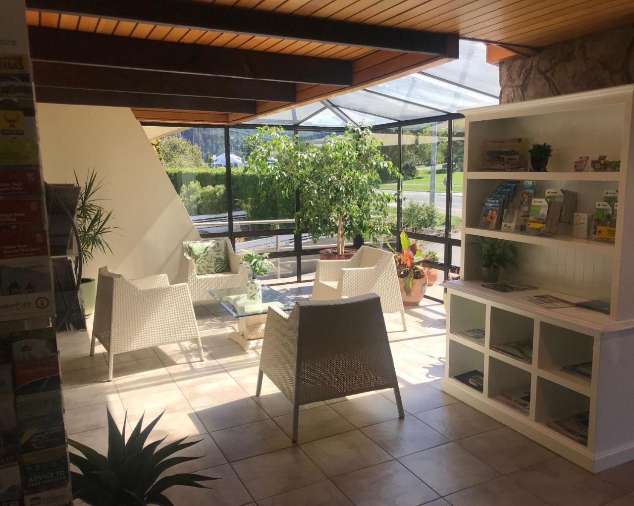 Earnslaw Motel 3*