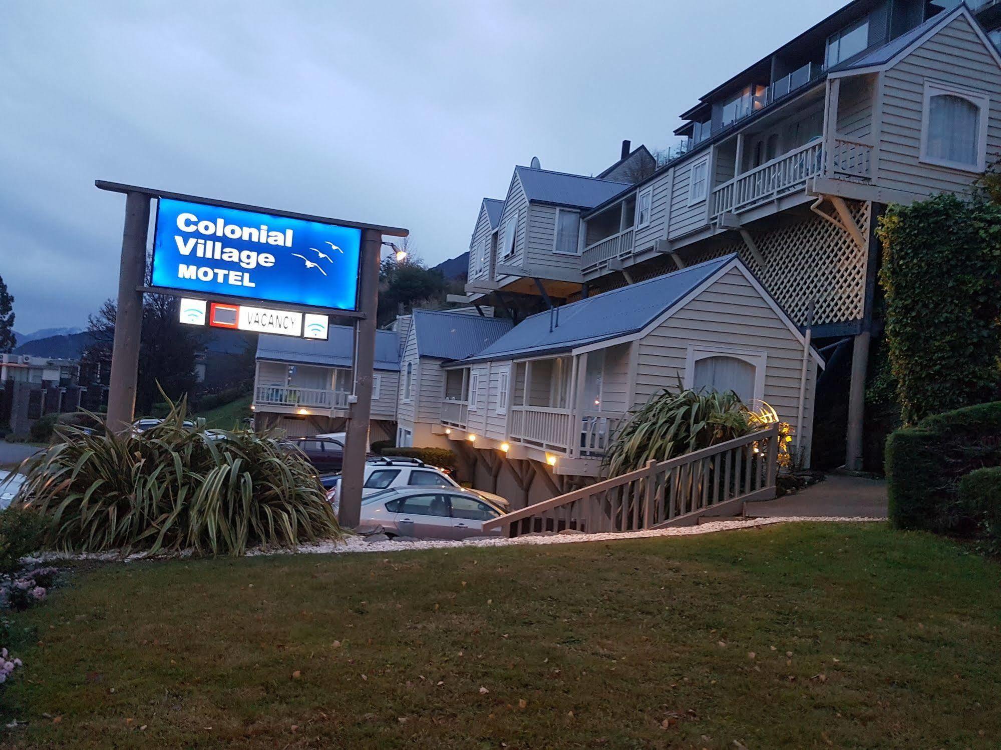 Lakeview Colonial 3*