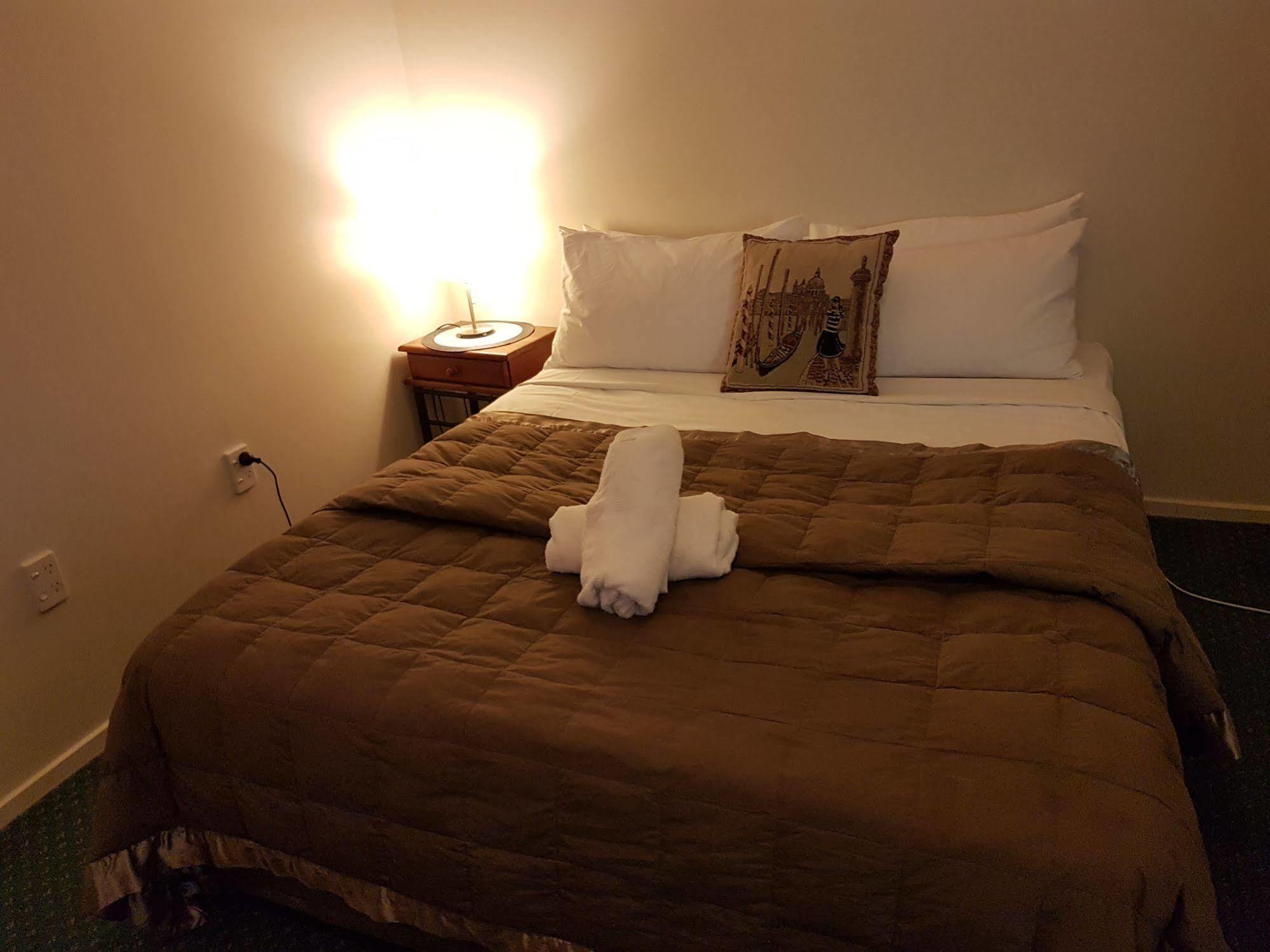 Lakeview Colonial Motel 3*