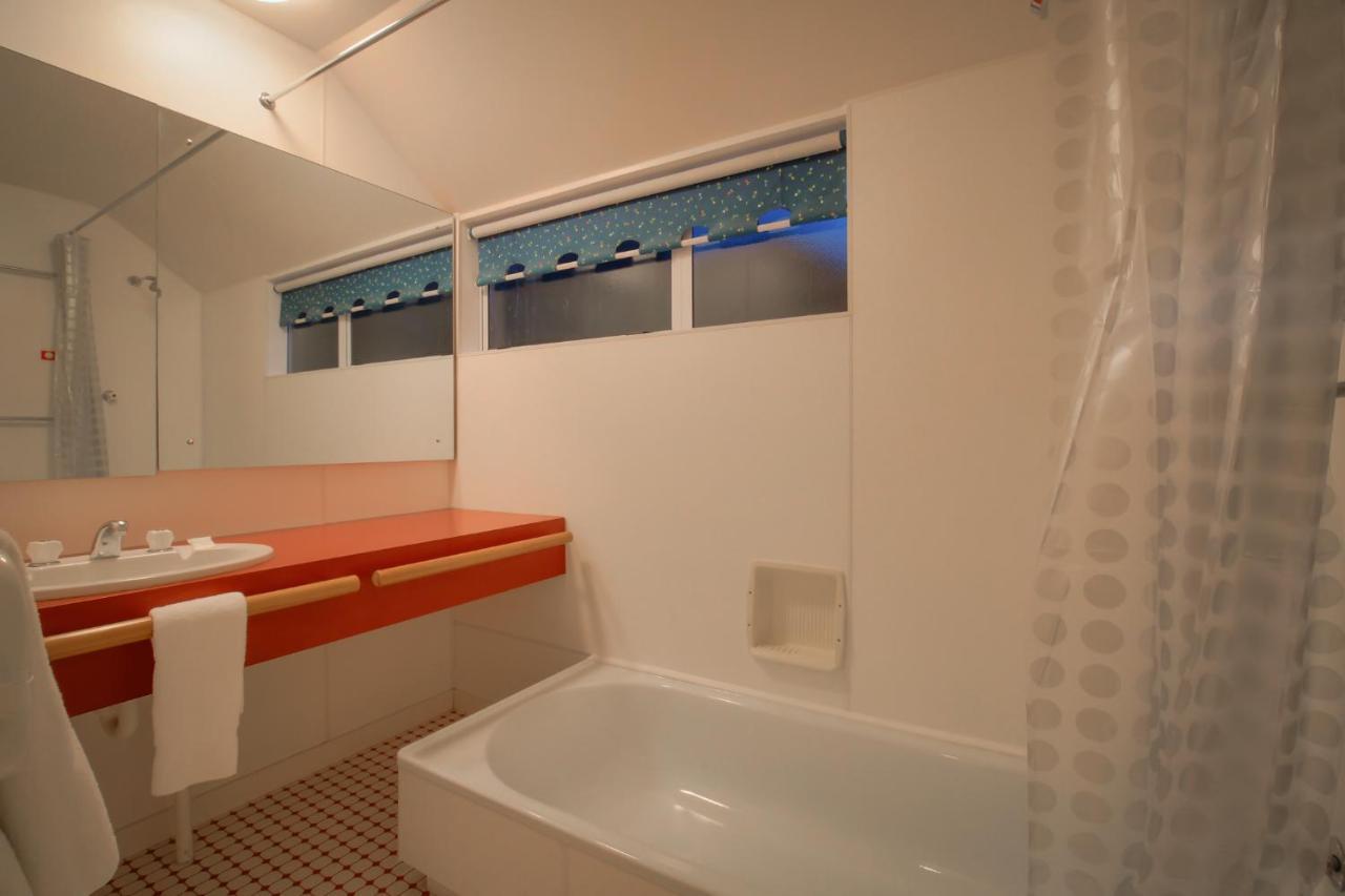 The Lakes Edge Holiday home *