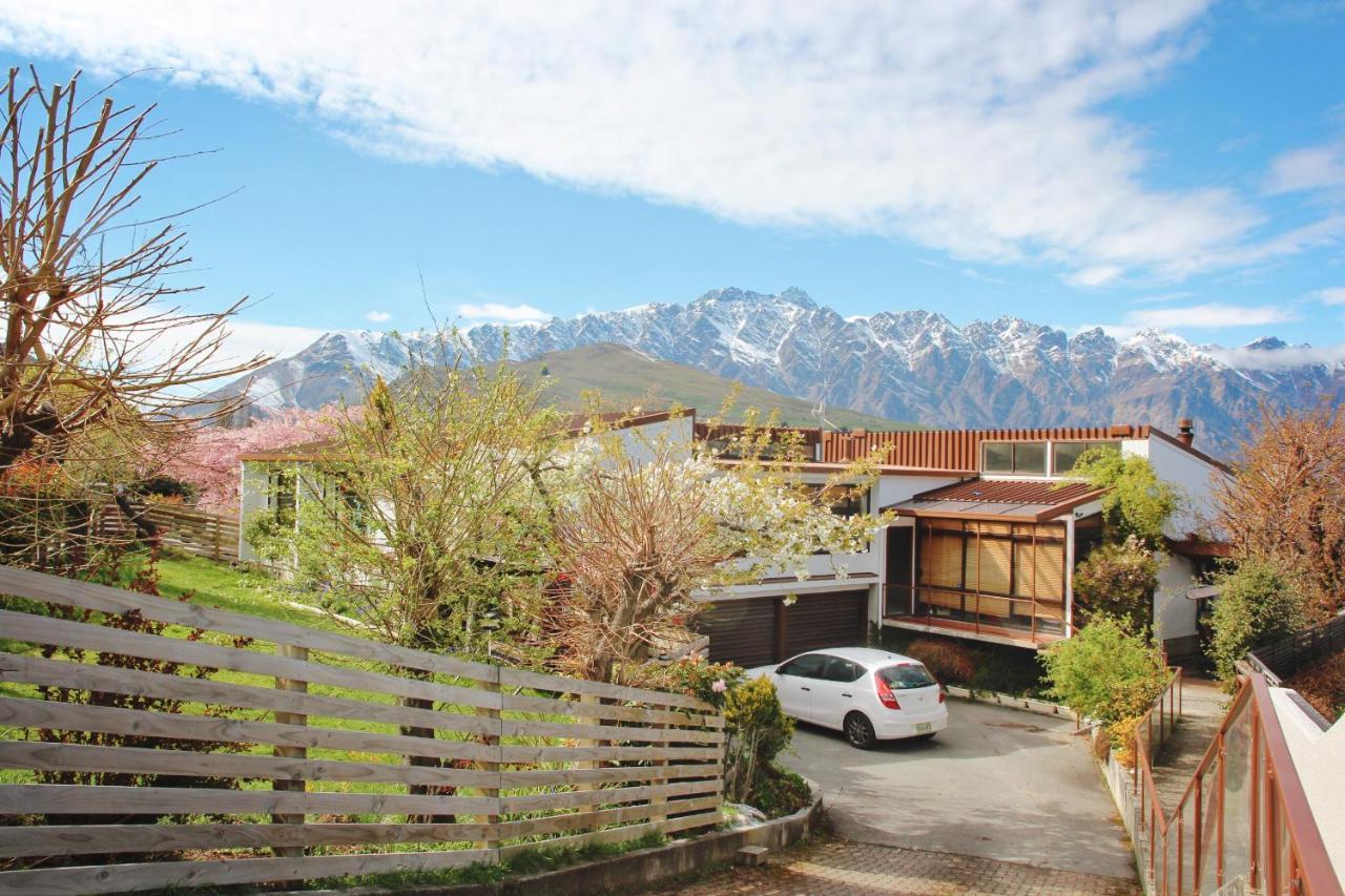 Holiday home Earnslaw With View