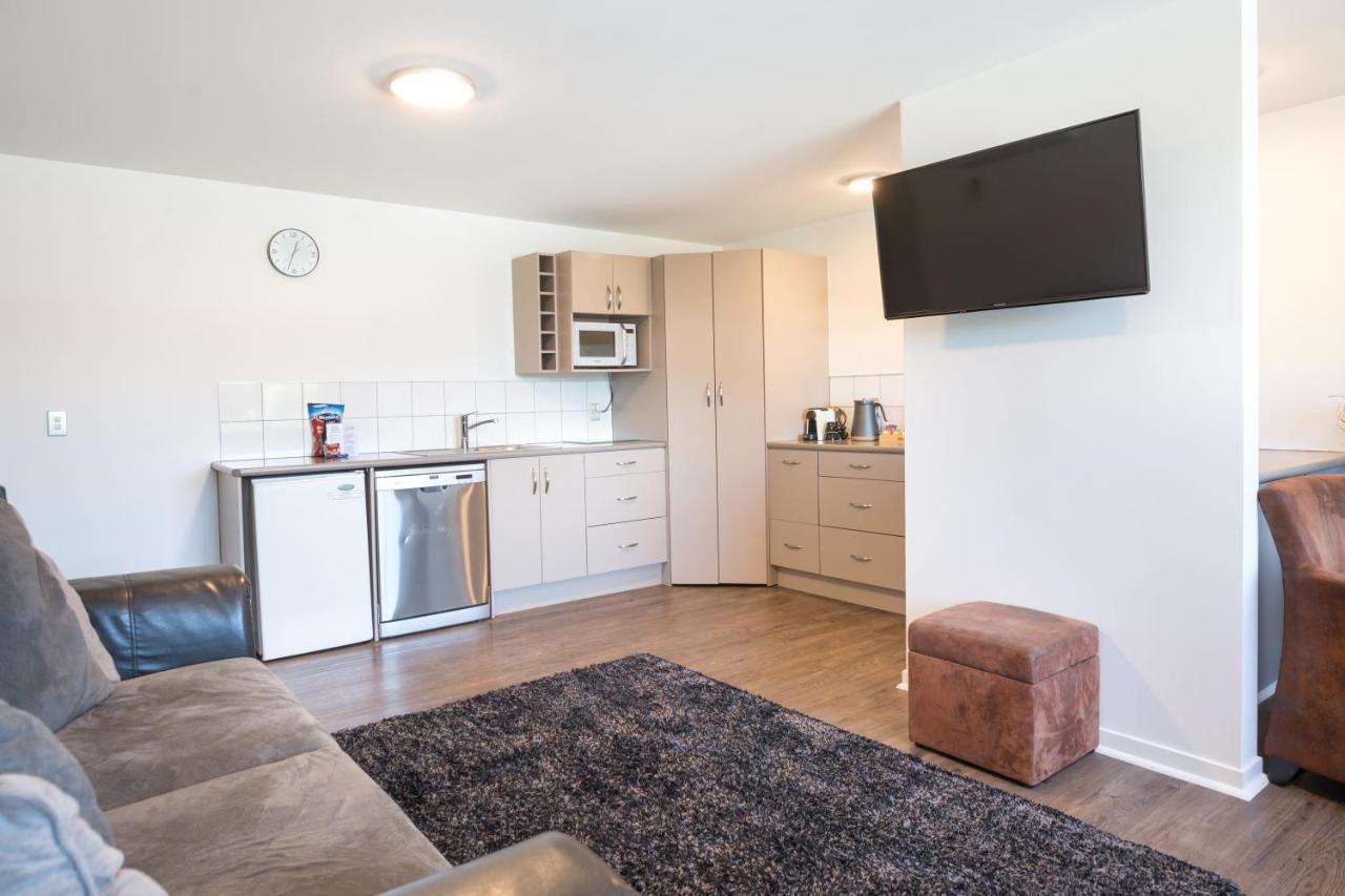 Motel Lomond & 4*