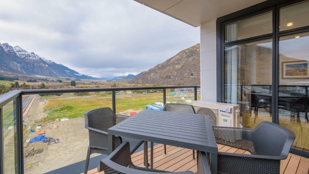 Apartment Remarkables Garden 305 *