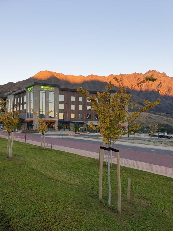Wyndham Garden Remarkables Park Hotel
