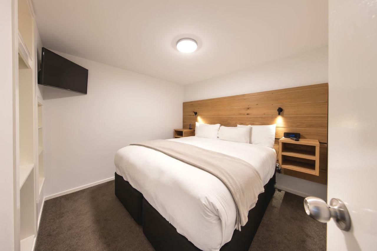 Motel Lomond & 4*