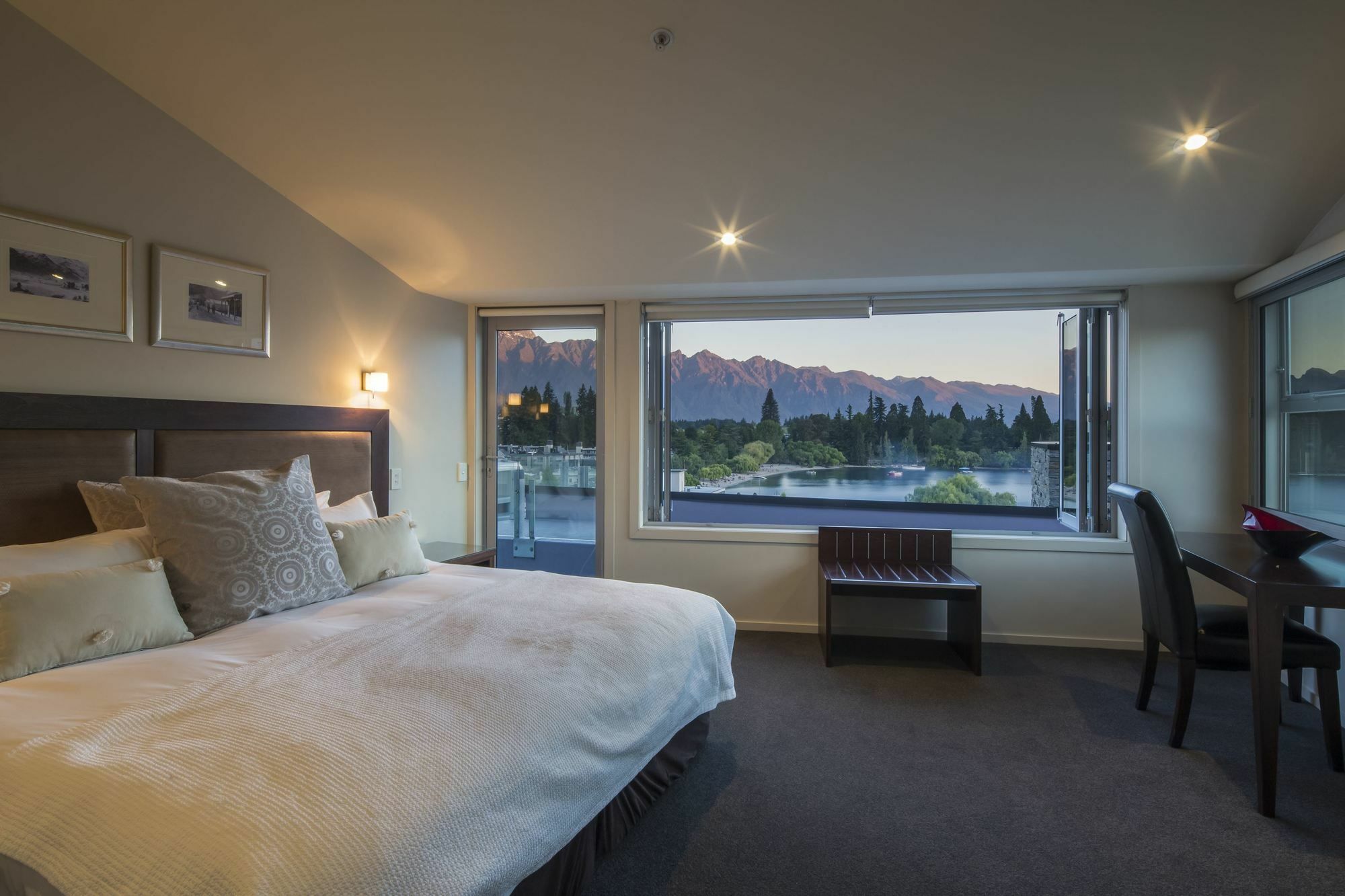 Shotover Penthouse & Spa By Staysouth