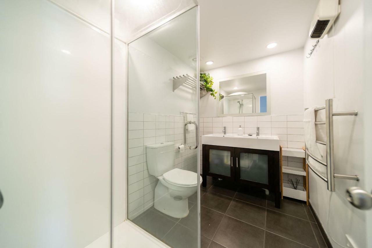 Holiday home Central, Modern Loft Style - 2 Min Walk From Town *