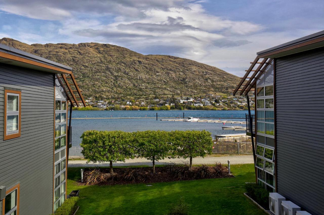 Lakefront Marina Apartment