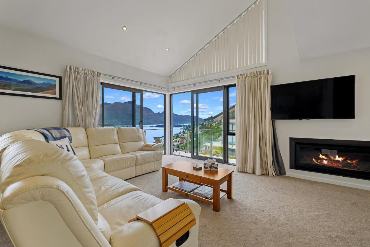Views - Upstairs Holiday home