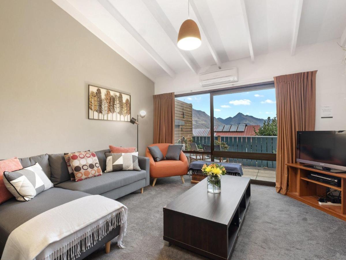 Lake Views On Malaghan Apartment
