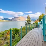 Huge Lakefront Delight - Queenstown Holiday Home
