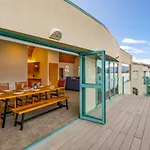 Huge Lakefront Delight - Queenstown Holiday Home