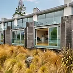 Lake View @ Pounamu