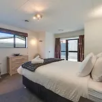 Riverside Three Bedroom - Remarkable Views