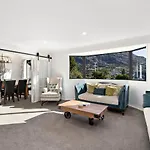The Gables - Queenstown - Beautiful, Stylish, Newly Renovated 4 Bedroom Home
