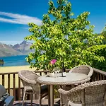 Town Centre Location With Stunning View - Unit 1