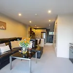 Remarkable Apt Central Location Lake Views Garage