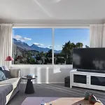 Lake And Mountain View Living