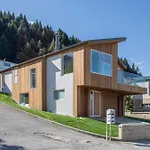 Ruru Retreat- Free Parking- Hot Tub- Walk To Town